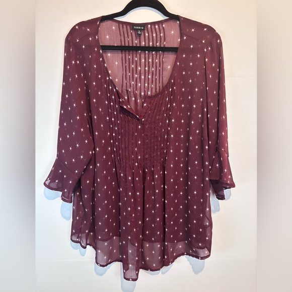 Torrid Size 2 Maroon Star Print Sheer Blouse • 100% Polyester - Picture 12 of 14